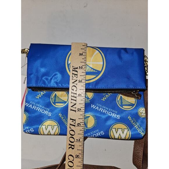 NWT! FOCO NBA Golden State Warriors Womens Repeat Logo Crossbody Wristlet - Picture 11 of 13